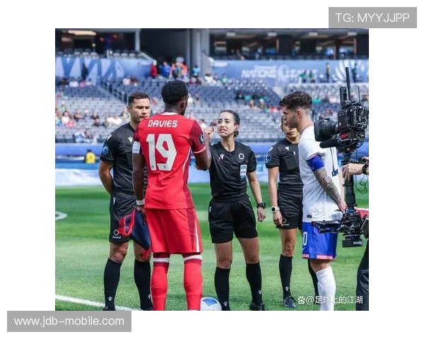 加拿大足协澄清护理流程正式回应德雷森对戴维斯状况的相关质疑声 加拿大足协澄清护理流程正式回应德雷森对戴维斯状况的相关质疑声